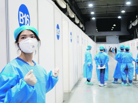 CAMBIO. China, que promovía la vacunación obligatoria, mutará el régimen a voluntario.