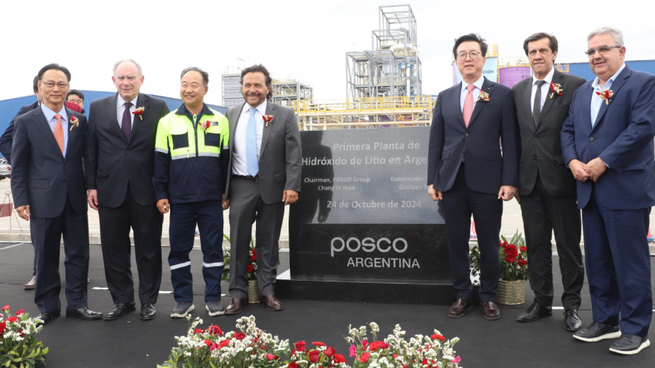 La inauguración en Salta de la primera planta de hidróxido de litio la empresa surcoreana POSCO, junto a los gobernadores de Salta y Catamarca y el secretario de Energía.