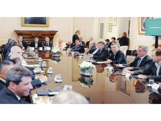 Confianza. El Gobierno cree haber logrado ayer el respaldo político necesario de los gobernadores para avanzar con reformas clave. Se abren ahora negociaciones bilaterales para pulir la letra chica.