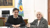 Axel Kicillof y la titular de Abuelas de Plaza de Mayo, Estela de Carlotto.