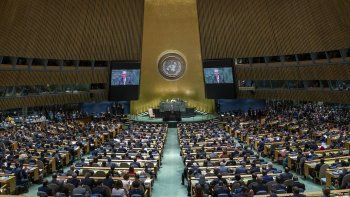 la onu insto a las companias de redes sociales a combatir la negacion del holocausto