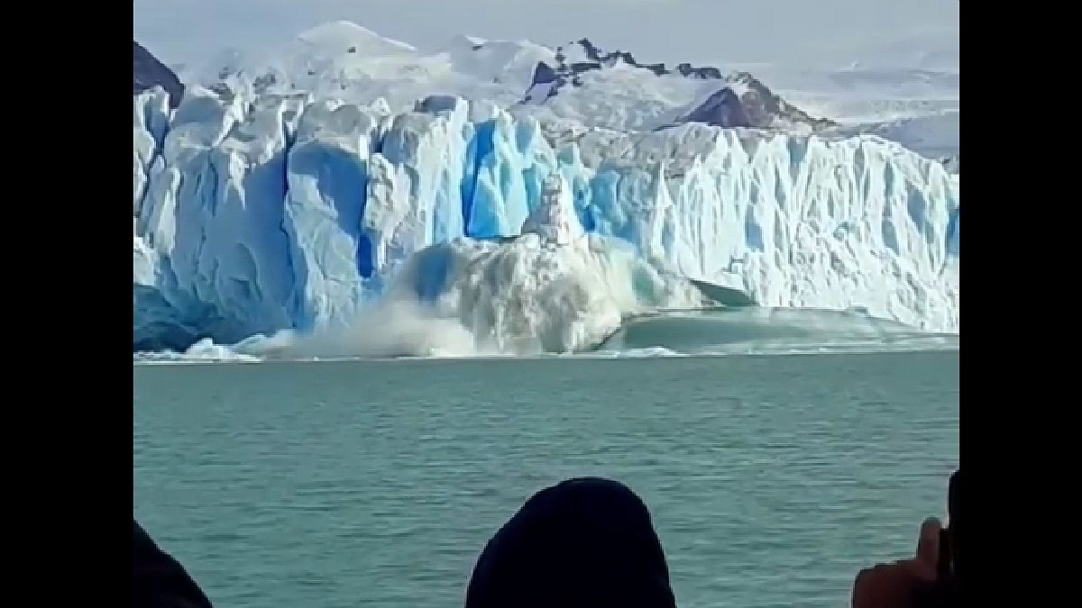 Gigante De Hielo Emergio Sorpresivamente Frente Al Glaciar Perito Moreno