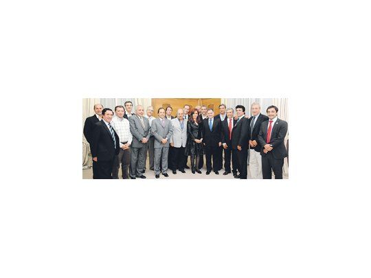 Cristina recibió a Julio Pereyra, Alejandro Granados, Darío Giustozzi, Martín Insaurralde, Fernando Espinoza, Daniel Di Sabatino, Enrique Slezacq, Darío Días Pérez, Fernando Gray, Mario Secco, Aníbal Regueiro, Gustavo Arrieta, Fernando Carballo, Jorge Ferraresi, Gustavo Sobrero y Juan Patricio Mussi.