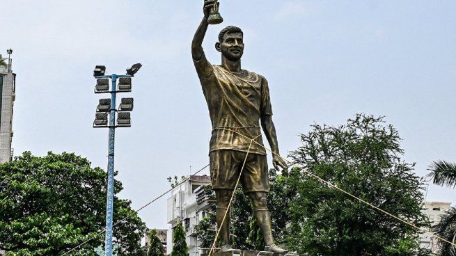 En India retiraron la estatua de Lionel Messi de 21 metros: los motivos
