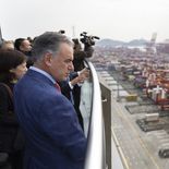 El presidente Yamandú Orsi destacó el Puerto de Shanghái y llamó a mejorar un sistema nacional. El presidente Yamandú Orsi destacó el Puerto de Shanghái y llamó a mejorar un sistema nacional.