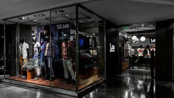 La compañía está en retirada en la región. En la Argentina ya se había ido del&nbsp;Alto Palermo, y en los próximos días lo hará de los shoppings&nbsp;Abasto, Avellaneda y Dot.