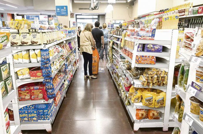 Los precios de los alimentos subieron cerca de 60% en un año.