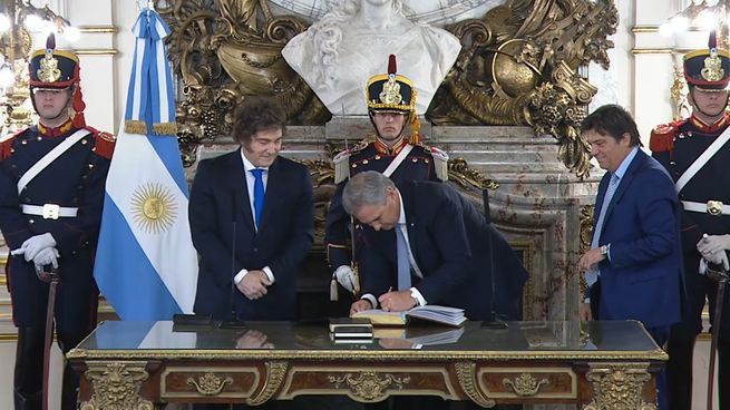 Javier Milei le tomó juramento a Pablo Quirno como canciller.