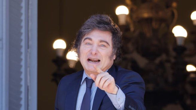 Javier Milei permanece en conflicto con la prensa.