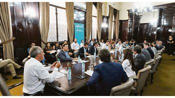 Cara a cara. Interior, Hacienda y la ANSES, anfitriones de los ministros de las 13 provincias que no transfirieron su Caja a la órbita nacional. Arranca ahora una grilla de reuniones bilaterales para acelerar la firma de convenios.