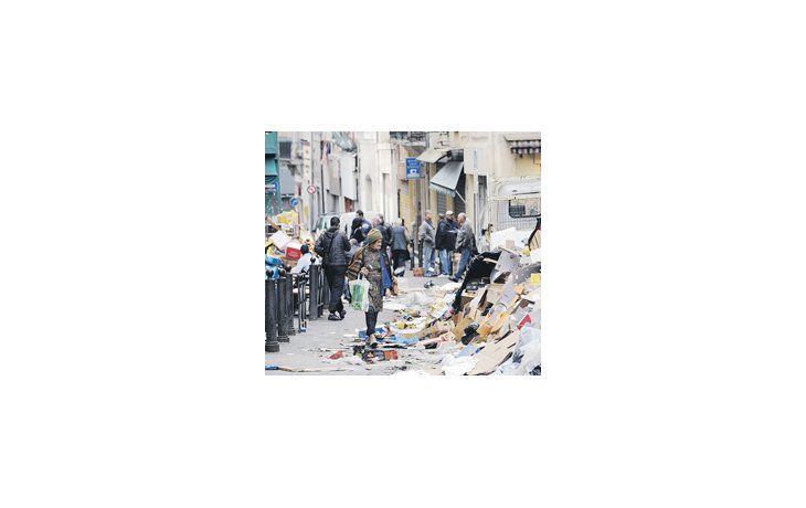 ámbito.com | El conflicto por el plan de Nicolas Sarkozy de posponer la edad de jubilación golpea duramente a Marsella, donde las huelgas sindicales han dejado las calles cubiertas de basura.
