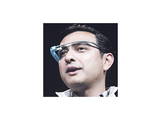 Vic Gundotra, ingeniero de Google, lució los anteojos que prevén llegar al público masivo en menos de dos años.