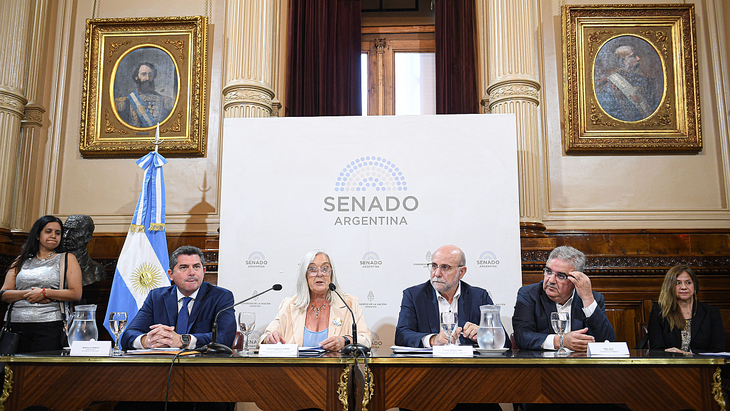 Los mandatarios Ra&uacute;l Jalil y Marcelo Orrego de la Mesa del Litio (Jujuy, Salta y Catamarca) y de la Mesa del Cobre (que suma a Mendoza y San Juan) enviaron una carta al Presidente solicitando formalmente la adecuaci&oacute;n de la ley de Glaciares vigente.