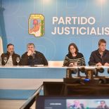 El debate sobre el rol del peronismo, la autocrítica y la construcción de consensos vuelve a escena en un escenario de crisis económica y tensión institucional. El debate sobre el rol del peronismo, la autocrítica y la construcción de consensos vuelve a escena en un escenario de crisis económica y tensión institucional.