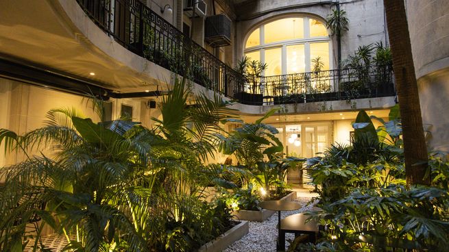 Este jardín secreto de Recoleta combina historia, cocina de autor y un after imperdible.