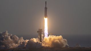 El Nancy Grace Roman comenzó su viaje hacia el punto L2, a unos 1,5 millones de kilómetros de la Tierra. Desde allí observará el universo en el infrarrojo y buscará nuevas pistas sobre la expansión cósmica, los exoplanetas y la materia oscura.