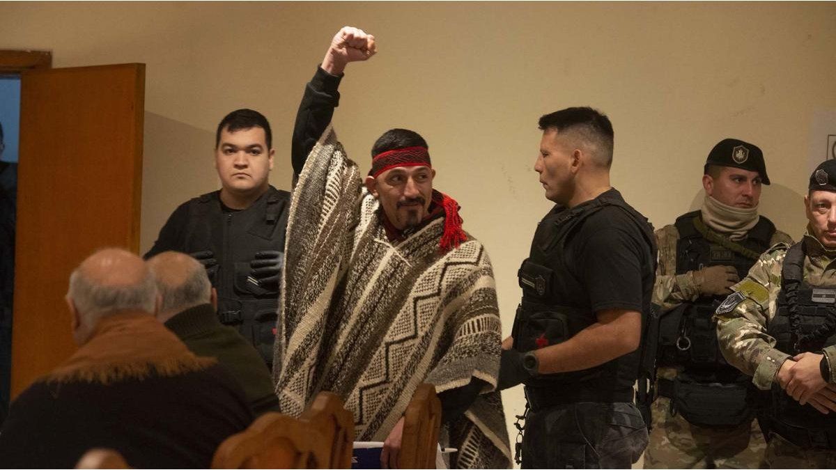 El Líder Mapuche Facundo Jones Huala Fue Extraditado A Chile 0880