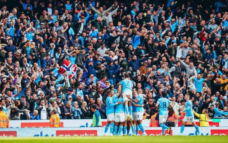 festival ciudadano en manchester: el city goleo 6 a 3 al united con un haaland intratable