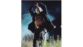 ámbito.com | Después de probar otras aventuras, Jason vuelve a sus orígenes, vale decir a masacrar adolescentes descontrolados, sin aportar nada nuevo ni mejor que el ya mediocre film original.