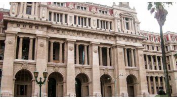 ámbito.com | La ley estipula, según el artículo 99 inciso 4º de la Constitución Nacional, que los jueces deben ser designados en base a una propuesta vinculante en terna del Consejo de la Magistratura, con acuerdo del Senado en sesión pública, en la que se debe tener