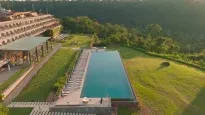 Su piscina infinita tiene vistas privilegiadas a las Cataratas del Iguazú.&nbsp;