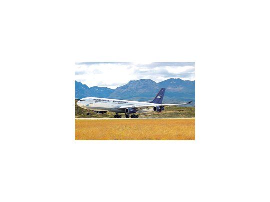 Un Airbus 340 de la flota de Aerolíneas, como el que no pudo traer a la Selección desde Quito. Los últimos incidentes con máquinas de esta marca pusieron en alerta a la Presidente.