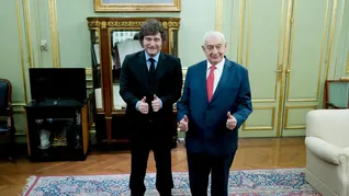 Javier Milei y Adelmo Gabbi antes del acto del 172avo aniversario de la BCBA. Mucho los une. Incluso cierta preferencia por el relato por sobre la historia. Javier Milei y Adelmo Gabbi antes del acto del 172avo aniversario de la BCBA. Mucho los une. Incluso cierta preferencia por el relato por sobre la historia.