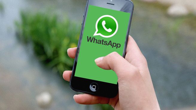 whatsapp-smartphone