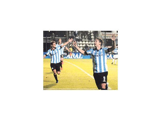 Luciano Vietto volverá a ser titular en Racing y espera festejar nuevamente. El juvenil delantero marcó sólo dos goles en el  torneo.