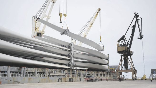 gigantes. Los componentes de los aerogeneradores son más 10 metros más altos que el Obelisco.