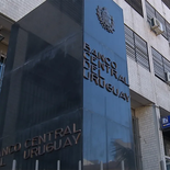 El Banco Central del Uruguay vuelve a decidir sobre las tasas con expectativas de un nuevo recorte. El Banco Central del Uruguay vuelve a decidir sobre las tasas con expectativas de un nuevo recorte.