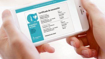 acciones. La app Mi Argentina pone a disposición de los vacunados con dos dosis un certificado online. En Buenos Aires y otros distritos podría bastar con exhibir el comprobante de la primera dosis.