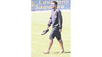 La lesión de Juan Román Riquelme lo dejaría afuera del partido con Vélez y le evitaría tomar la decisión a Falcioni.