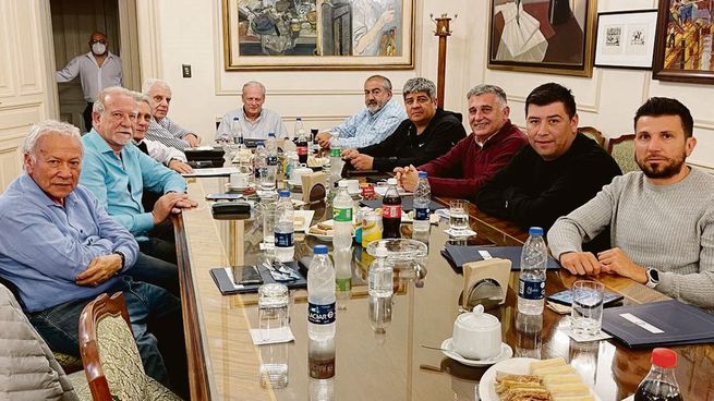 Jefatura. Héctor Daer, Carlos Acuña y Pablo Moyano encabezaron una reunión en UPCN que mostró la voluntad de los principales rivales de la CGT por una nueva jefatura de consenso.