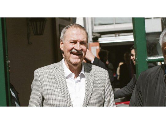 ACUERDO. Juan Schiaretti cerró la primera paritaria salarial con los gremios de estatales y condiciona futuros entendimientos.