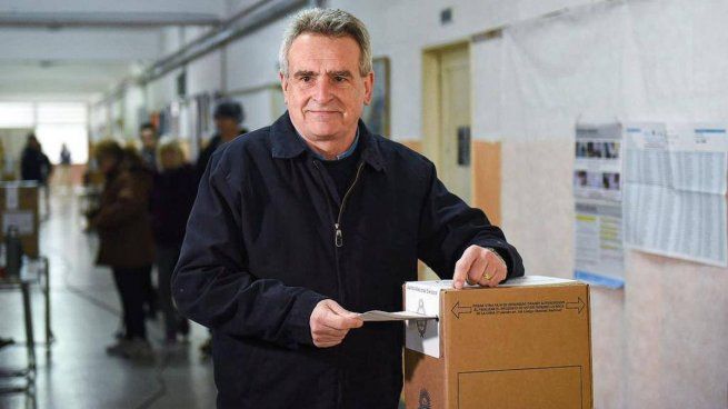 Agustín Rossi votó en Rosario.