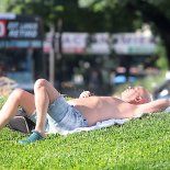 El protector solar no es solo para la playa: en verano, sumar ese paso a la rutina cambia el futuro de la piel, incluso en días grises. El protector solar no es solo para la playa: en verano, sumar ese paso a la rutina cambia el futuro de la piel, incluso en días grises.