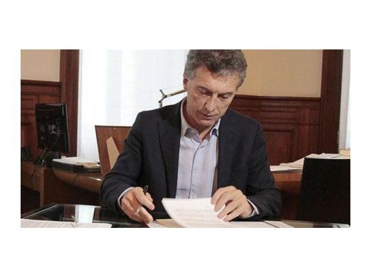 Gobierno firmó decreto que desactiva el argumento para convocar a la paritaria nacional docente