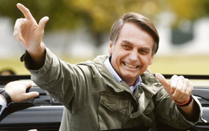 Capitán. Jair Bolsonaro deberá imponerse ante ministros que, en tanto generales, se ubican por encima de él en la jerarquía castrense.