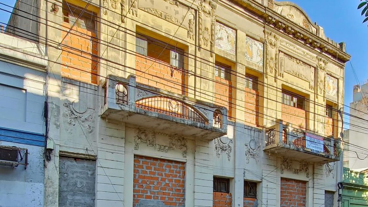 De 1905 y volvió del pasado: con piezas de Bélgica únicas y el sello del escultor de la Rosada, qué edificio es y cuánto vale vivir allí
