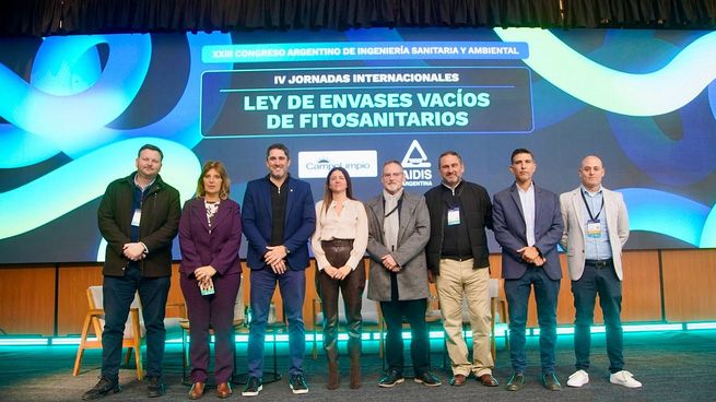 Especialistas del sector público y privadoabordaron oportunidades y desafíos del sistema integral de gestión, el rol dela industria plástica y el liderazgo del agro como motor de la producciónsostenible.&nbsp;