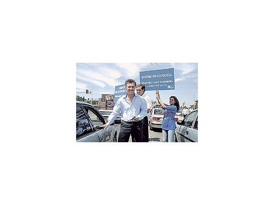 Mauricio Macri convocó ayer a sus legisladores para que aceleren la campaña porteña.PRO ya dan por cierto que se presentará otra vez a competir por la jefatura de Gobiernode la Capital Federal.