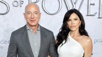jeff bezos asistio al estreno de la precuela de el senor de los anillos