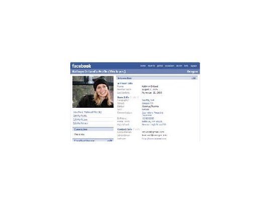 Acusan a Facebook de violar leyes de protección de datos.