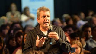 Sergio Massa defiende la unidad del peronismo pero trabaja para tener una estrategia nacional. Sergio Massa defiende la unidad del peronismo pero trabaja para tener una estrategia nacional.