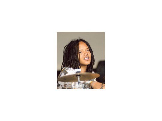 Al frente de un cuarteto de mujeres, la baterista estadounidense Terri Lyne Carrington estuvo entre los intérpretes jóvenes del jazz que brillaron en Punta del Este.