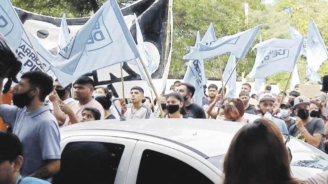 escenario. Las protestas se instalaron frente al Ministerio de Desarrollo Social de la provincia.