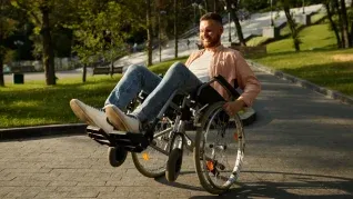 Este nuevo invento ayudará a las personas en silla de ruedas a incorporarse al mundo cinematográfico. Este nuevo invento ayudará a las personas en silla de ruedas a incorporarse al mundo cinematográfico.