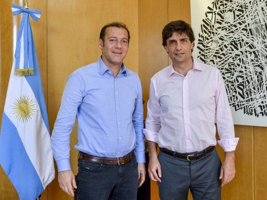 El gobernador de Neuquén Omar Gutiérrez se reunió con el ministro de Hacienda Hernán Lacunza para buscar una solución negociada