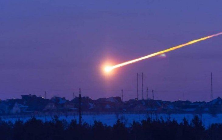 Impactante momento en que un meteorito cayó en la Tierra
